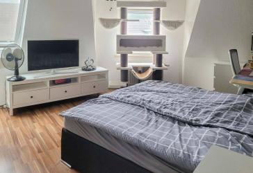 Solide Investition mit Zukunft - Gepflegte Dachgeschosswohnung in familienfreundlicher Lage