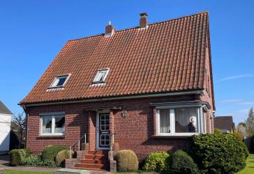Jever: Sehr gepflegtes, charmantes Haus mit 3 Bädern, viel Stauraum und hübschem Garten!