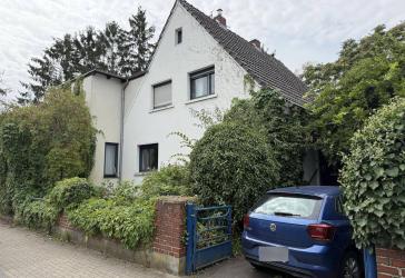 FREISTEHEND mit großem Grundstück!