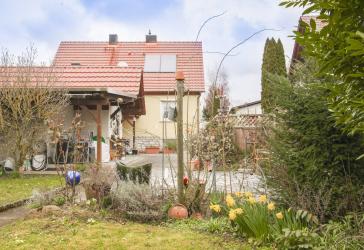 Wohlfühlhaus mit Charme, großem Garten & Werkstatt - ideal für Familien und Macher