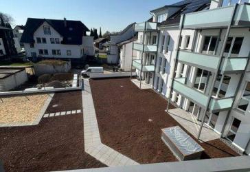 Neubau 3-Zi.-Wohnung mit Balkon in verkehrsgünstiger Lage!