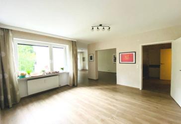Parklage-Bürgerparkviertel: Sanierte 5-Zimmer EGTW, 140 m², Loggia, TG, EBK, TG Platz, ruhig, gepflegt, zentral, Nähe Stern-Wachmannstraße