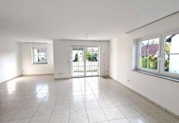 Mehrfamilienhaus mit drei Wohnungen in Top-Zustand, fast neuwertig.
