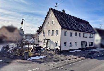 Geräumiges Doppelhaus in Winterlingen