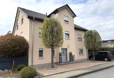 Ihre Investmentchance in Lage & Zukunft: Repräsentatives 3-Familienhaus mit Doppelgarage in Soest!