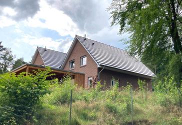 Ankommen und den Sommer genießen: Familien-Doppelhaushälfte mit Garten in idyllischer Wohnlage