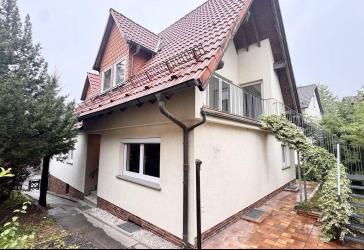 Renoviertes und großzügiges Haus in begehrter Lage in Coburg-Scheuerfeld. Ohne Makler.