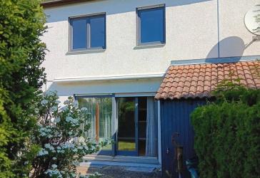 Familienfreundliches Reihenhaus mit Garten und Garage