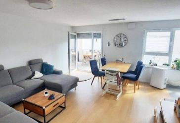 Helle 4-Zimmer-Wohnung mit großem Balkon