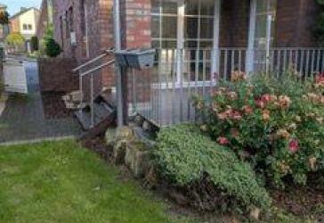 Neuwertige EG-Wohnung mit Terrasse und Garten