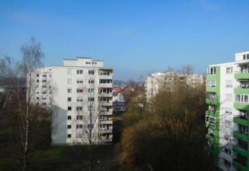 GEPFLEGTE 3-ZIMMERWOHNUNG MIT ZWEI BALKONEN IN ZENTRALER LAGE