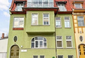 Charmantes Wohn- und Geschäftshaus mit Zahnarztpraxis und 2 Wohneinheiten am Barther Bahnhof
