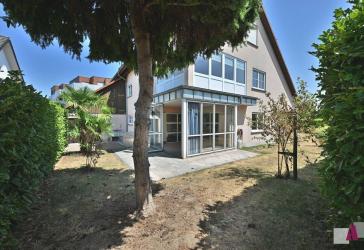Großzügig Wohnen in einem gepflegten Zwei- bis Dreifamilienhaus in Efringen-Kirchen