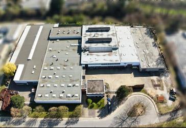 Gewerbepark mit Hallen, Büros, Sozialräumen, Freifläche und 3 Zufahrten!