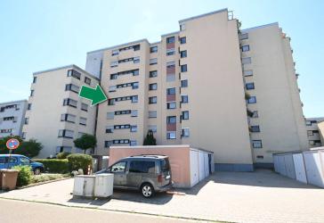 Großzügig, ruhig und mit viel Privatsphäre! Tolle 3-Zimmer-Wohnung in saniertem Mehrfamilienhaus