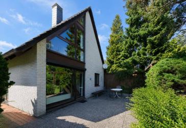 Einfamilienhaus oder Zweitwohnsitz in grüner Umgebung.