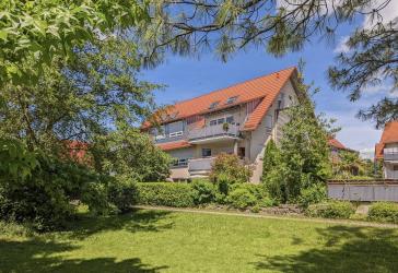 4,5-Zimmer-Maisonette-Wohnung mit großem lichtdurchflutetem Wohnzimmer-Essbereich