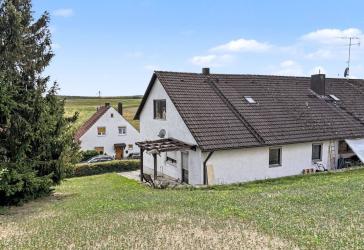 Attraktive Doppelhaushälfte in ruhiger Lage von Nandlstadt