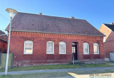 Raum für Ideen: Sanierungsobjekt in ruhiger Dorflage