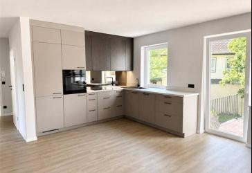 Erstbezug nach Vollsanierung - 3 Zimmer, ca. 86,30 m² und Balkon