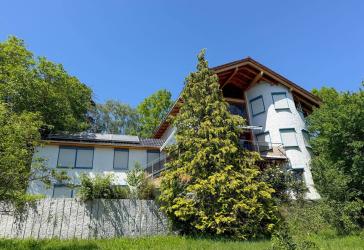 Freistehendes Wohnhaus mit Ausblick