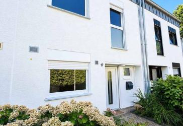 Viel Platz für die Familie - gepflegtes Reihenhaus mit Garten und Garage in Innenstadtlage