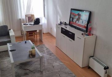 3 Zimmer Wohnung zentral gelegen am Fürther Stadtpark mit Balkon und Einbauküche !