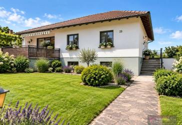 # Gestalten Sie Ihr neues Zuhause mit einem tollen Bungalow der viel Potential und Charakter hat und sich in einer sehr schönen Lage befindet!