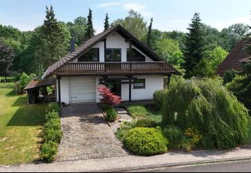 Charmantes Einfamilienhaus mit großem Garten, Kachelofen und vielseitigen Nutzungsmöglichkeiten