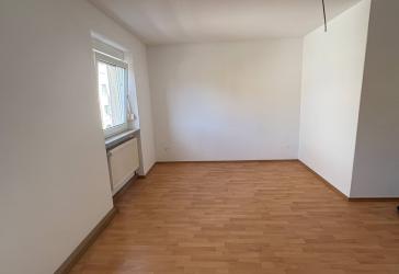 Erstbezug nach Sanierung: Helle 3-Zimmer-Wohnung, WG-geeignet