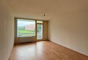 Großzügige 2-Zimmer-Wohnung mit Loggia in Mettenhof zu mieten