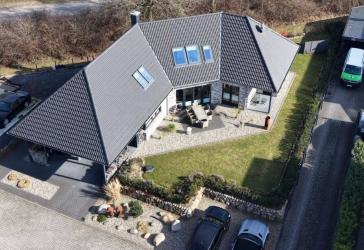 Skandinavische Eleganz in Harrislee - Exklusives Wohnen mit flexibler Einliegerwohnung