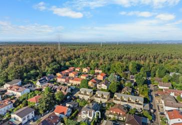 RANDLAGE WALDACKER, DREI BÄDER, ZWEI CARPORTS | Wunderschöne Doppelhaushälfte mit 155 m²