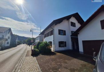 Investition mit Zukunft: Gepflegtes Mehrfamilienhaus in gefragter Lage