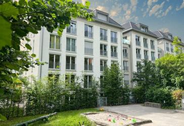 Lage, Lage, Hölderlinplatz! 4-Zimmer-Wohnung mit Neubau-Standard