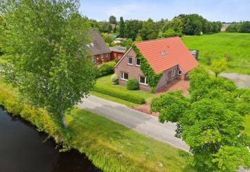 Gepflegtes Einfamilienhaus mit Scheune auf sehr großem Grundstück in idyllischer Lage