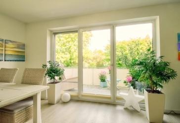 Zentrale, barrierefreie Komfort-Wohnung mit Ostsee-Blick