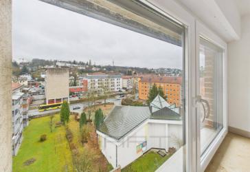 Besonderes Wohnen über den Dächern Passaus 3,5 Zimmer, Loggia & TG-Stellplatz