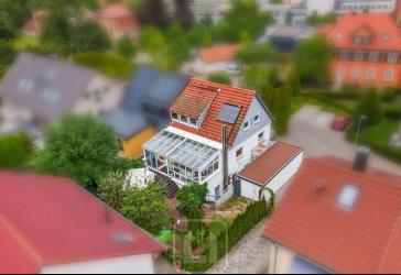 Zentral in Nagold | Doppelhaushälfte mit Garten | Wintergarten | vielseitigen Wohnbereichen