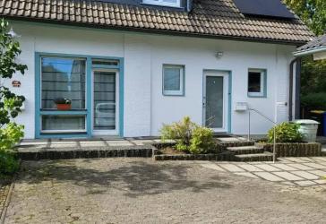 Möblierte, renovierte 2-Zimmer-EG Wohnung mit Einbauküche in Mettmann