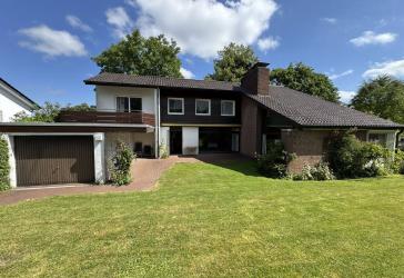 Einfamilienhaus mit zusätzlichem Baugrundstück in TOP-Lage von Detmold
