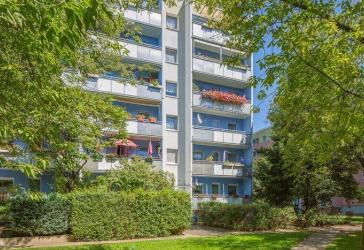 Wohn(t)raum: 4-Zimmerwohnung mit Balkon und Aufzug!