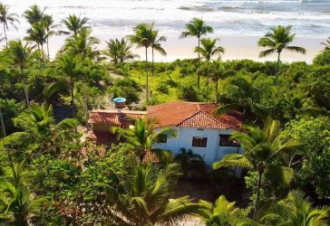 Privates Beachfront-Anwesen in Brasilien (Canavieiras) mit 55 m direkter Strandfront und 7.500 m² Grundstück