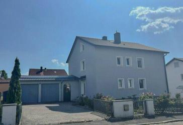 Immobilie mit Substanz, Platz und Potential