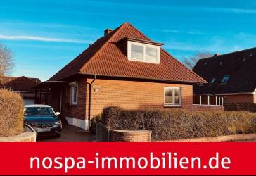 Einfamilienhaus mit Garage und großem Garten