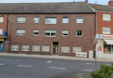 Hamm Heessen. Nähe SachsenAPO, 4ZKB, 2. Etage, Abstellräume, Keller, 3-fac neue Fenster, ca. 86 qm, Garten KM 735 € + NK + Kaution.