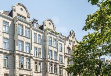 Exklusive Jugendstil-Altbauwohnung im Agnesviertel - saniertes Unikat mit Charakter!