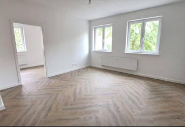 5-Zimmer-Wohnung mit Balkon und 4 Schlafzimmern in Gera