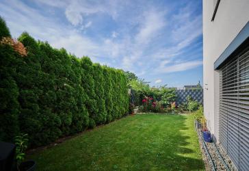 Straubing trifft Gartenglück: Barrierefreie 3-Zimmer-Wohnung mit Terrasse, Garten und KfW-70