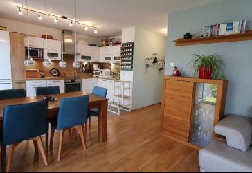 Moderne 4-Zimmer-Wohnung mit Balkon, Aufzug und Tiefgaragenstellplatz in Thon